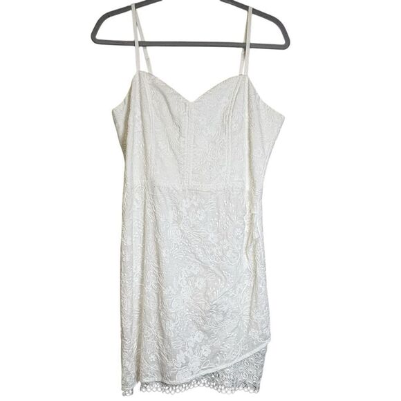 Adelyn Rae White Embroidered Lace Dress M Asymmetrical Hem Bridal Shower - Picture 1 of 7